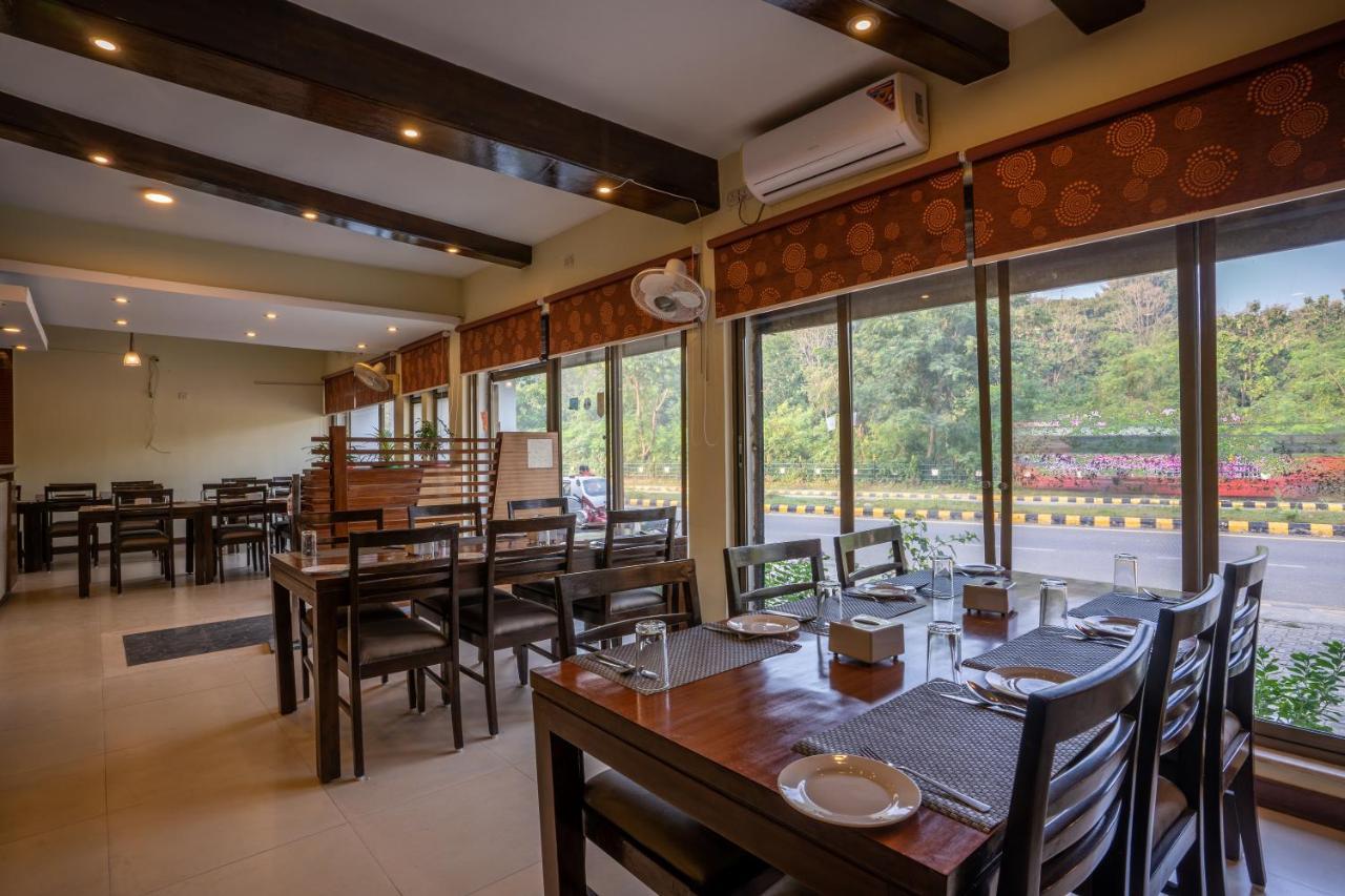 Hotel Peaceland Lumbini Екстериор снимка