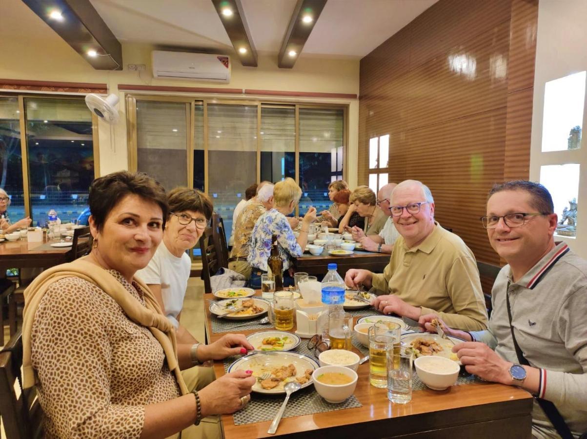 Hotel Peaceland Lumbini Екстериор снимка