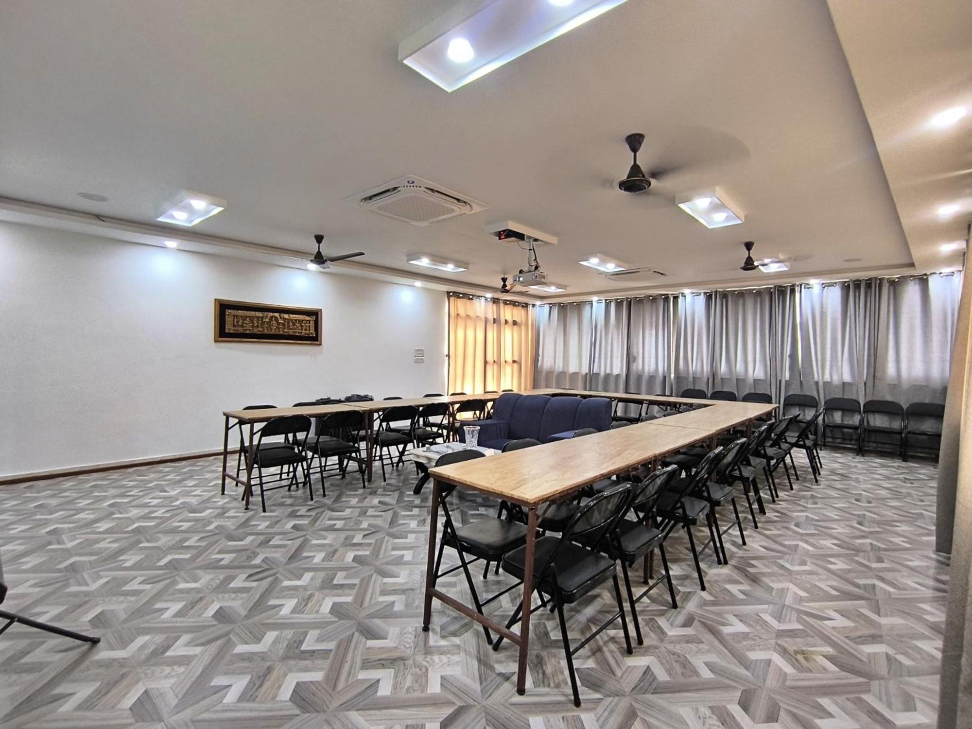 Hotel Peaceland Lumbini Екстериор снимка