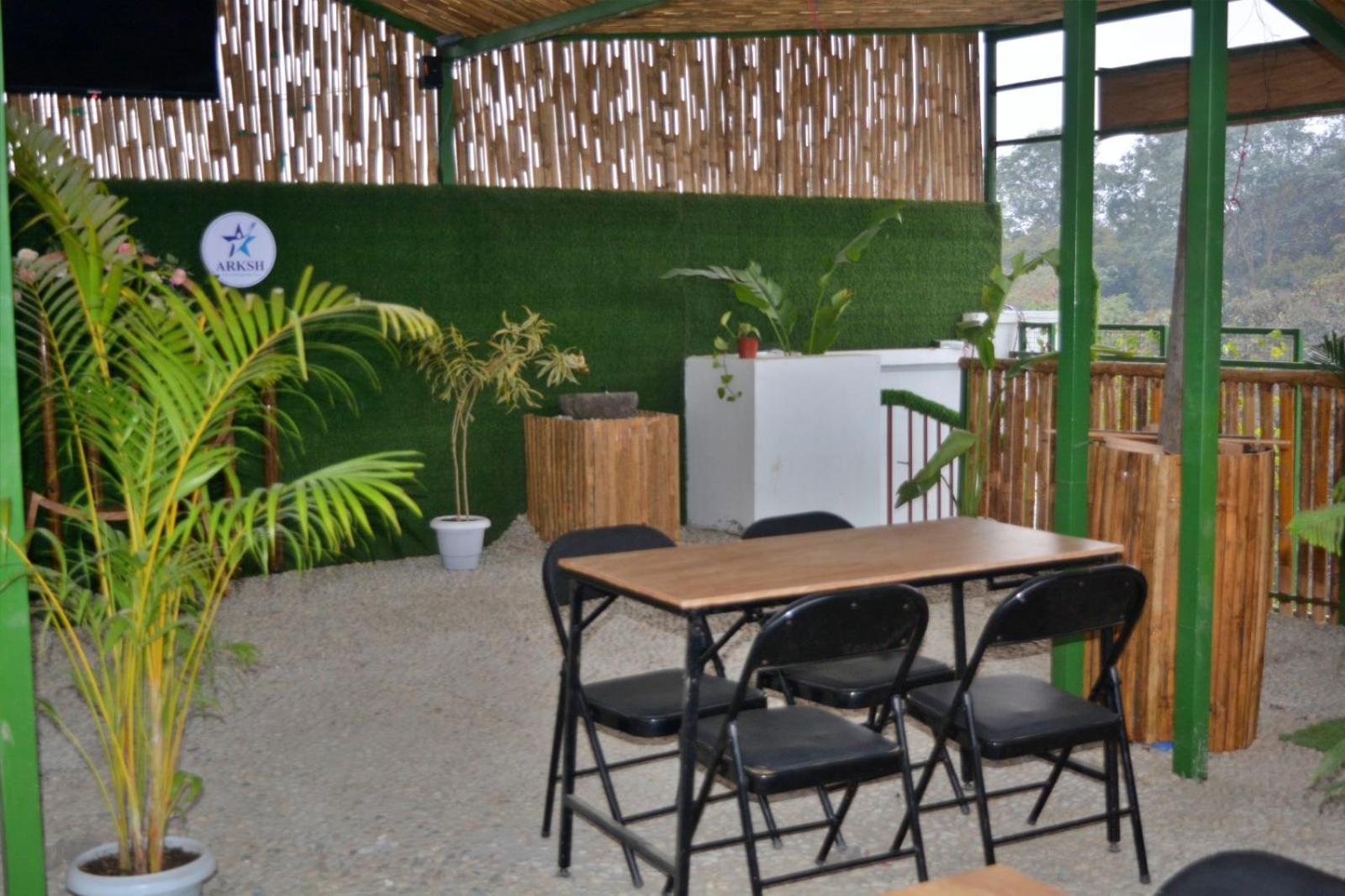 Hotel Peaceland Lumbini Екстериор снимка